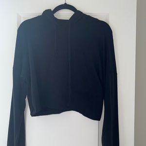 Black crop hoodie